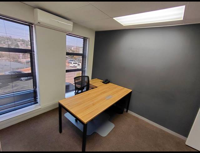 15M² OFFICE TO LET IN HURLINGHAM